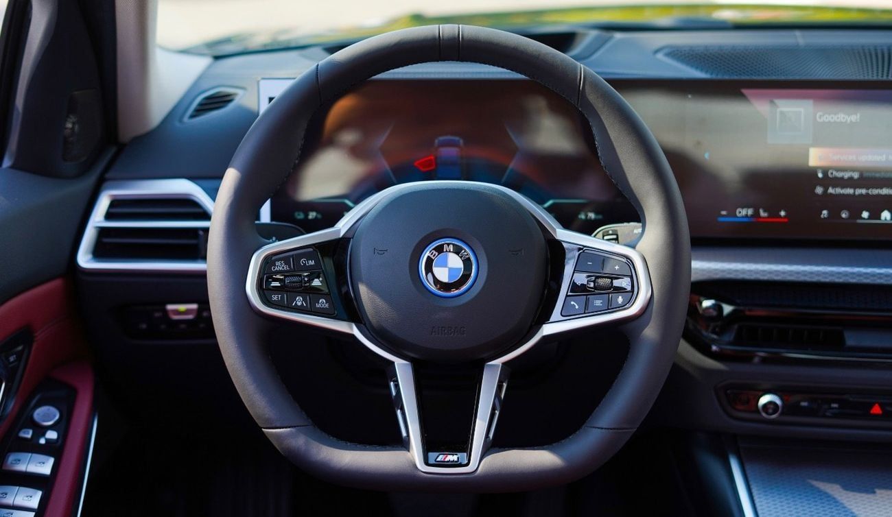 بي أم دبليو i3 2025 BMW i3 eDrive40L Night Sport | 84 kWh | 335 Hp | Range (592 Km) | Warranty & Service