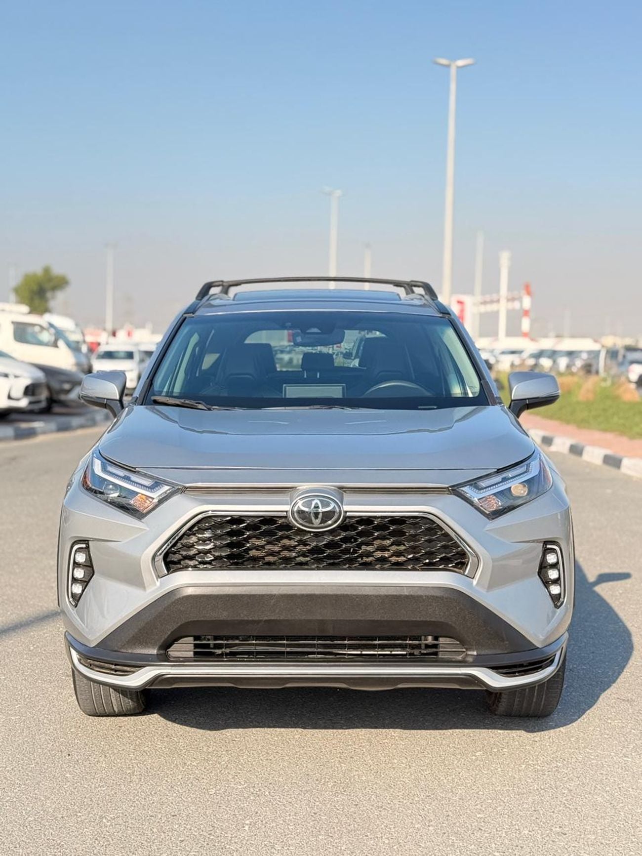 تويوتا راف ٤ XLE premium 2.5L Full option