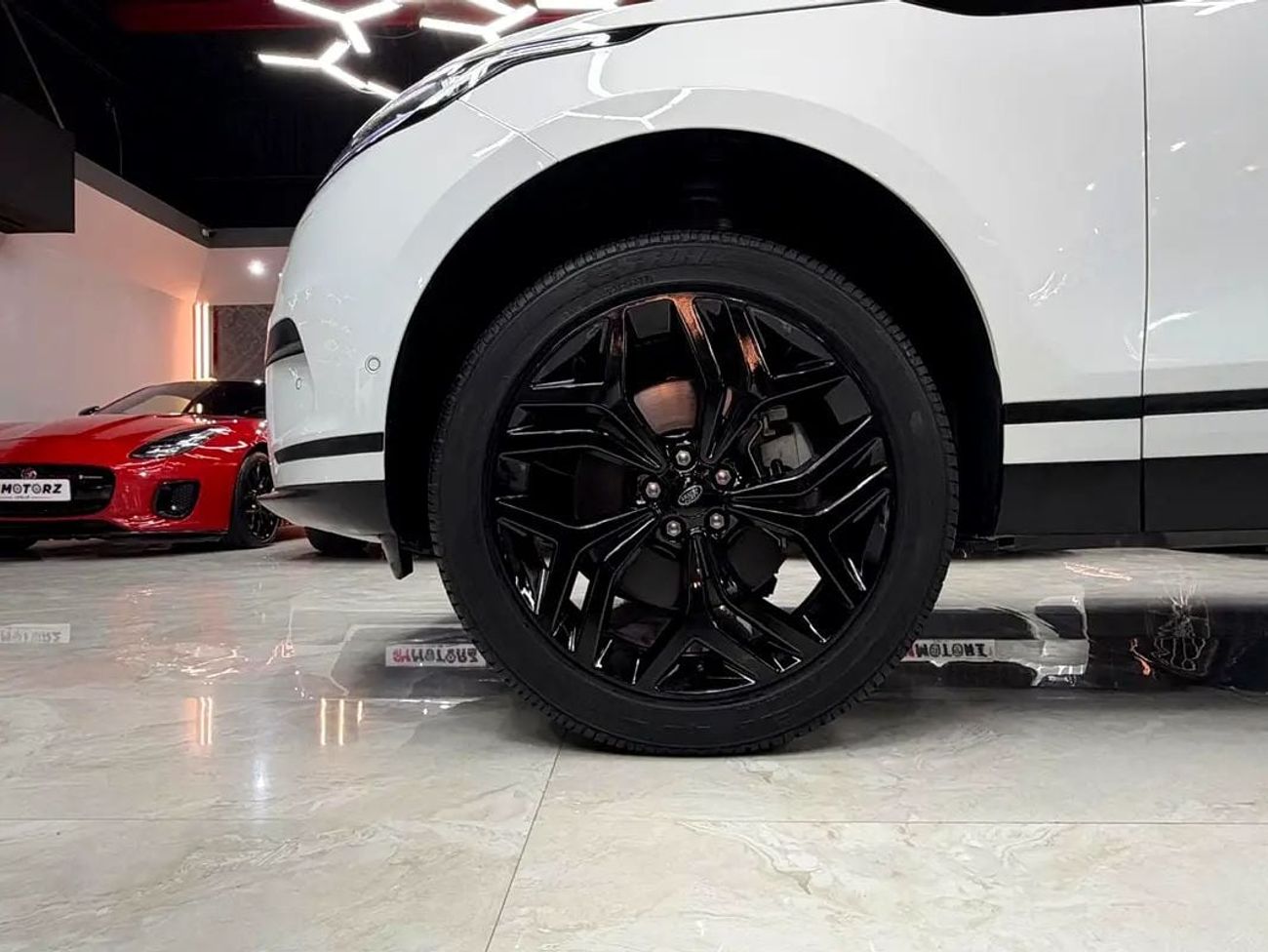 Land Rover Range Rover Velar R-DYNAMIC HSE