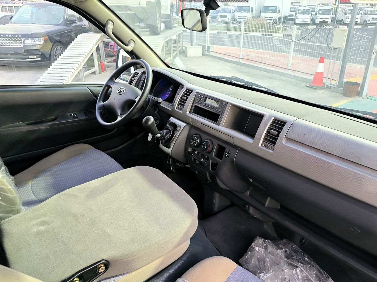 جويلونغ A4 JOYLONG A4 Bus 2.5L V4 Diesel 15 Seats   White color 2023 Model