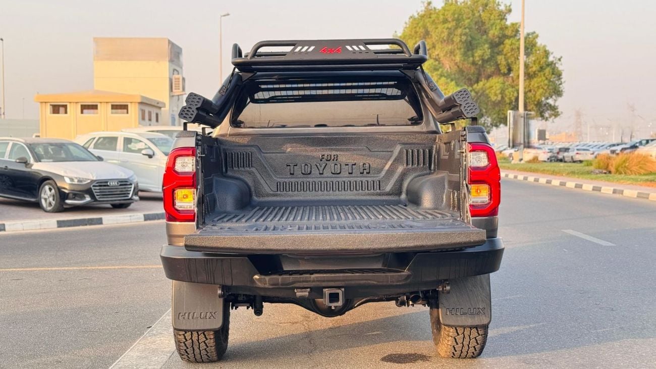 تويوتا هيلوكس OFF-ROAD MODIFIED | SPORTS BAR - ROOF RACK - BULL BAR | MT | 2.8L DIESEL ENGINE | RHD