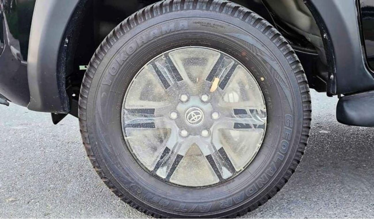 تويوتا هيلوكس Toyota hilux 4.0L petrol V6 A/T MY2024 EXPORT ONLY