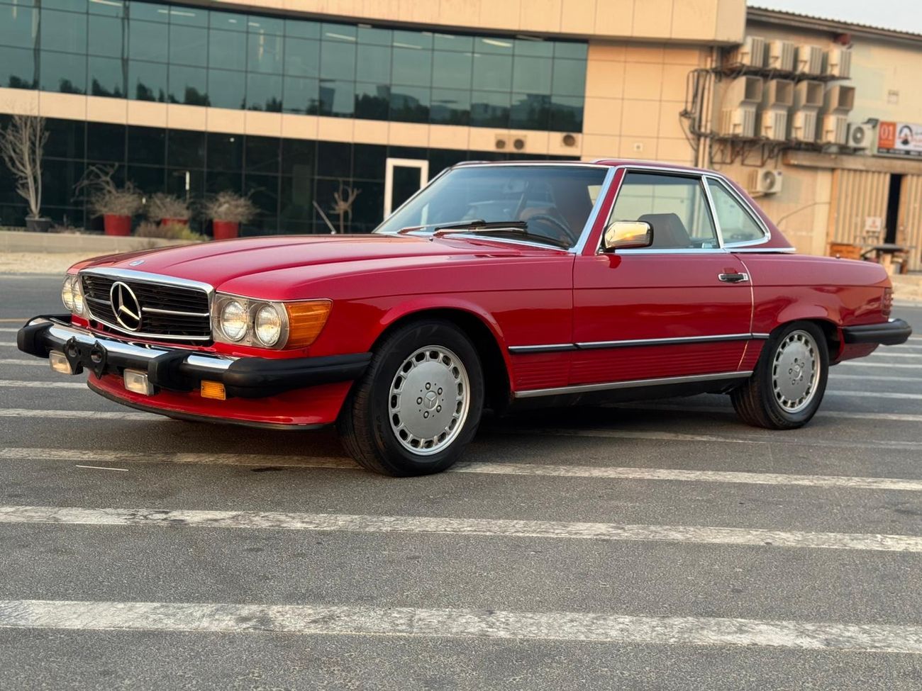Mercedes-Benz 560 SL