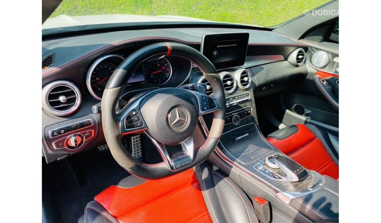 مرسيدس بنز C 63 AMG Std السياره بحاله ممتازه جدا لا تحتاج إلى أي مصاريف