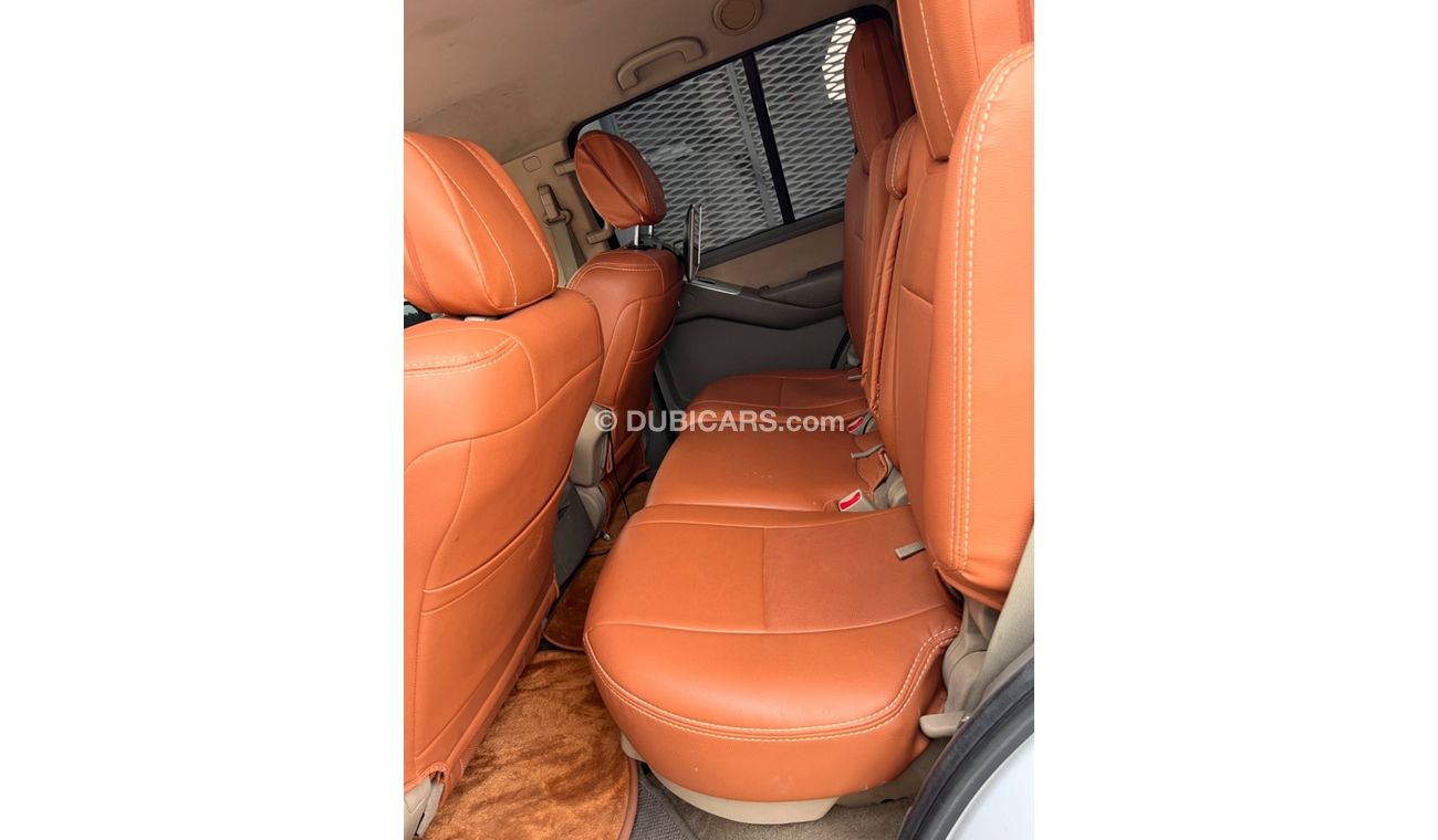 Nissan Pathfinder SE