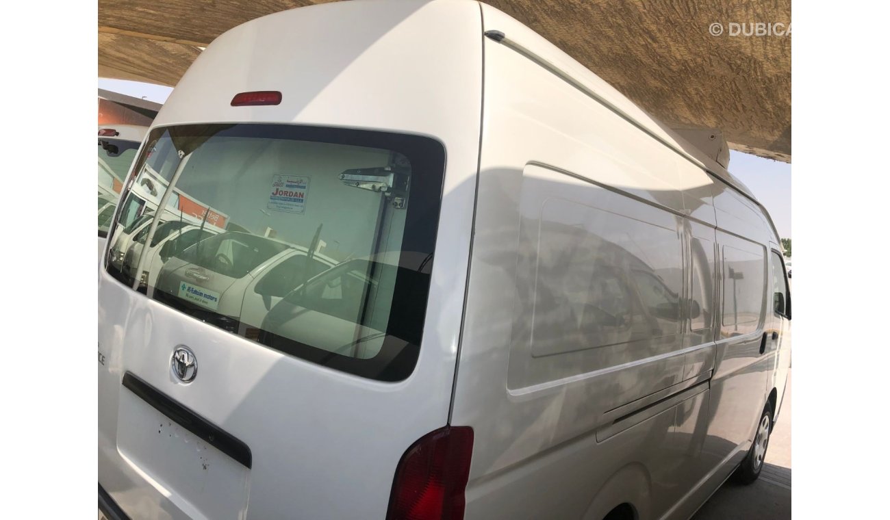 تويوتا هاياس Toyota Hiace Freezer Van, model:2012. Excellent condition