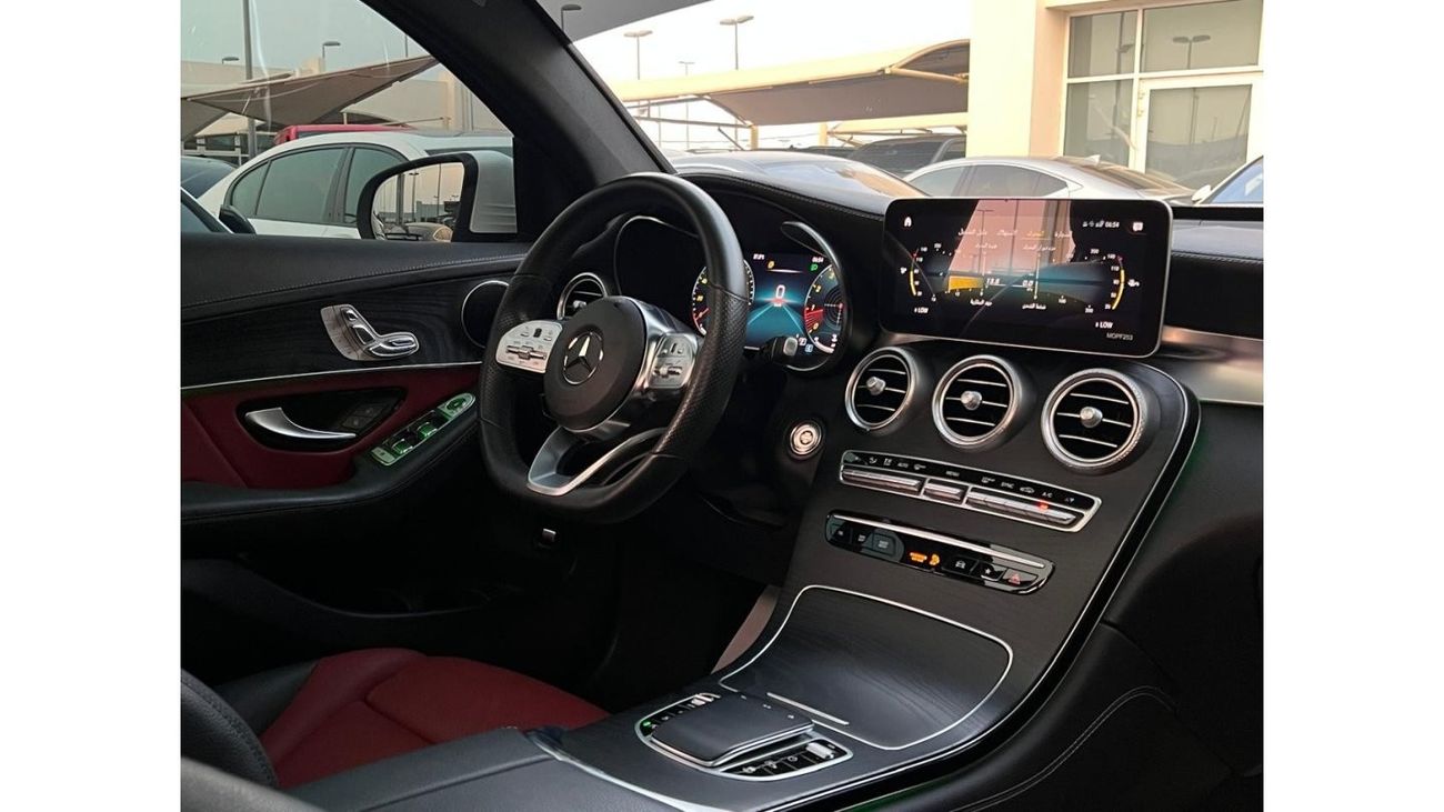 Mercedes-Benz GLC 300 4MATIC Mercedes GLC 300 Model 2020 Gcc specs