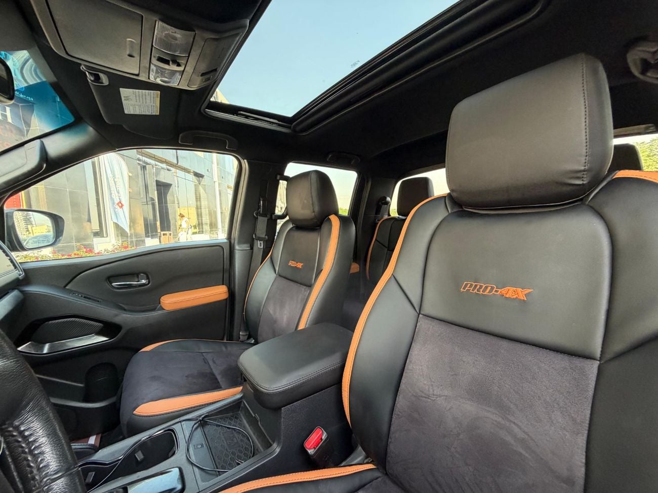 نيسان فرونتير Pro4X 3.8L Petrol with Sunroof Full Option