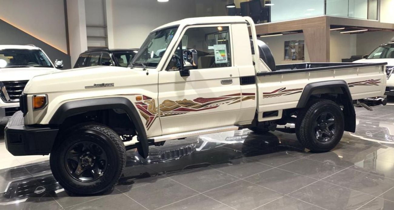 تويوتا لاند كروزر بيك آب LX 2.8L  DIESEL SINGLE CABIN
