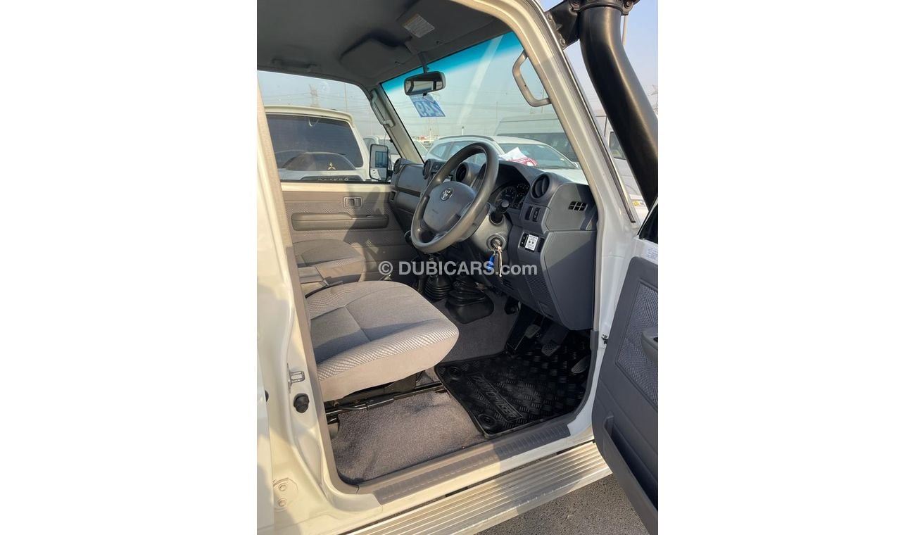 Toyota Land Cruiser Pick Up