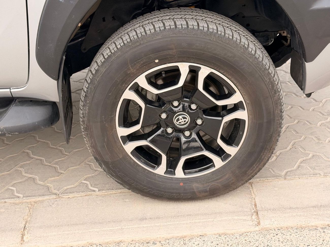 تويوتا هيلوكس SR5 export from Australia