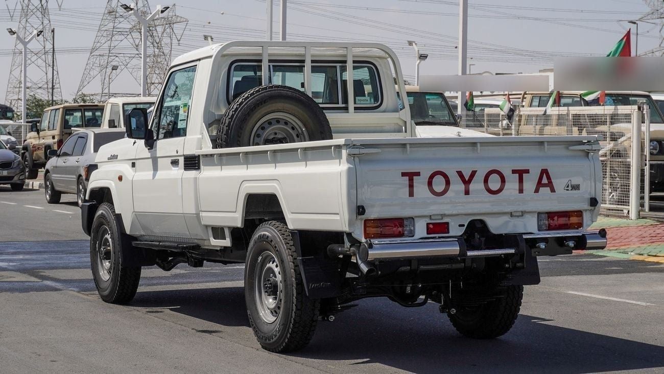 Toyota Land Cruiser Pick Up PICKUP LC79 S/C DIESEL 2.8L M/T Basic Option , 2025 Model