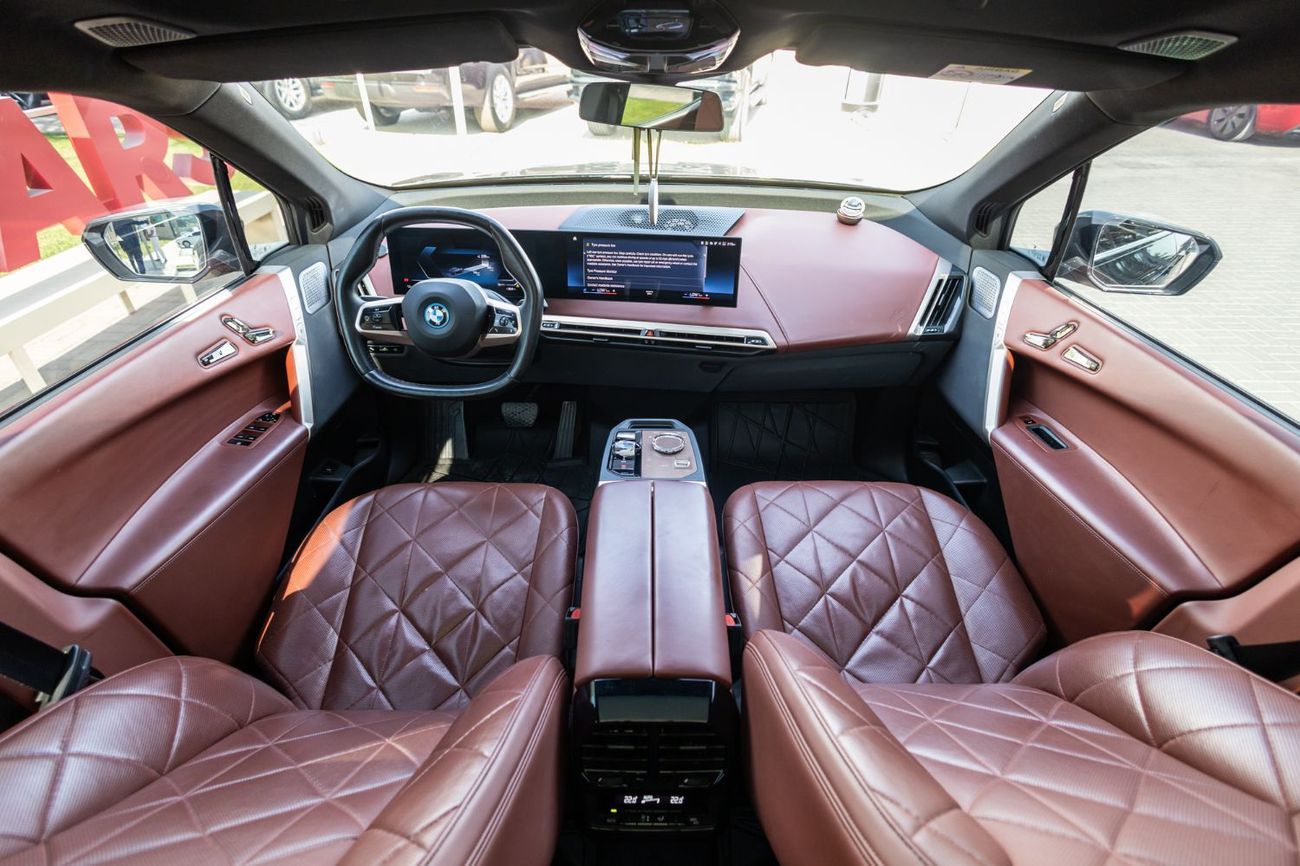 بي أم دبليو iX xDrive40