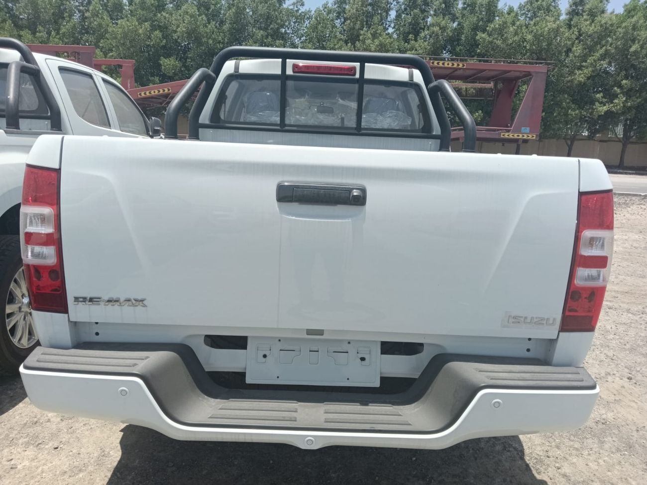 إيسوزو Re-max (non Gcc) 2.8L 4 Cyl Pick Up Truck RWD 5 Seats 4 Doors