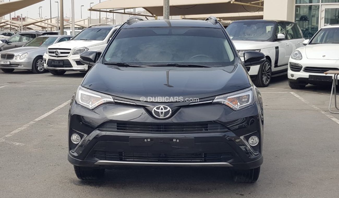 Toyota RAV4 Toyota Rav4 model 2018 GCC VXR car prefect condition full option sun roof leather seats back camera