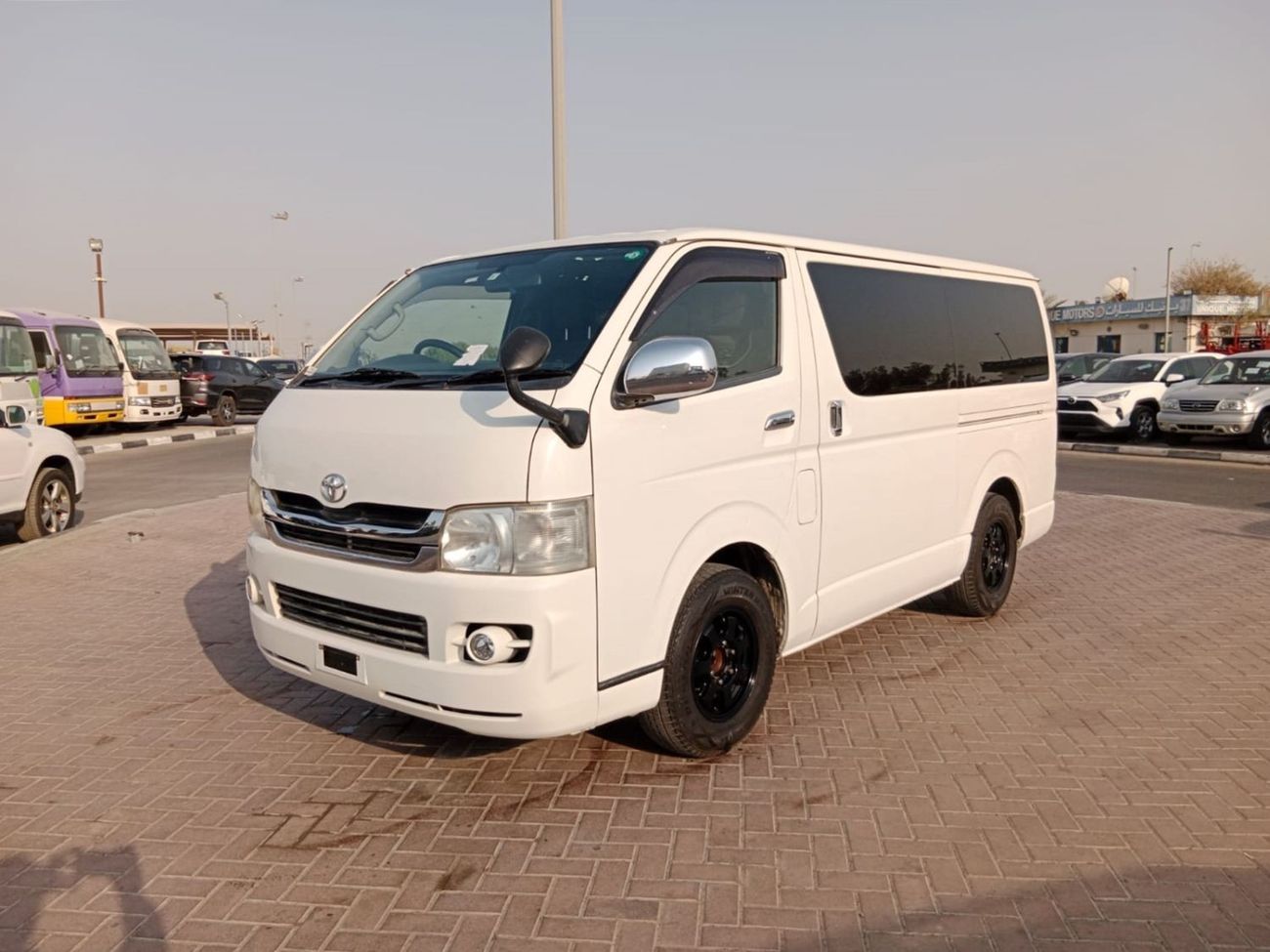 تويوتا هاياس TOYOTA HIACE VAN RIGHT HAND DRIVE (PM1613)