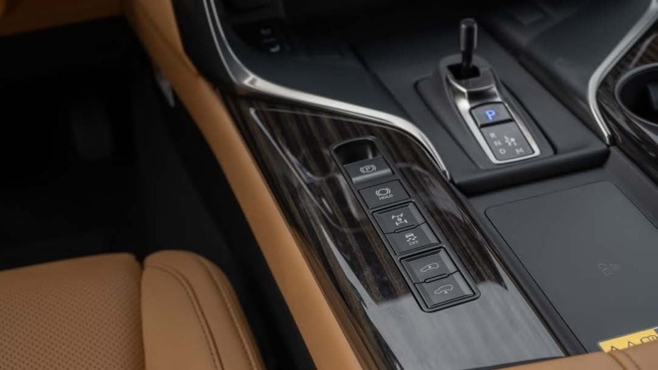 Lexus LX 700h LEXUS LX700H 3.5L HEV URBAN -2025