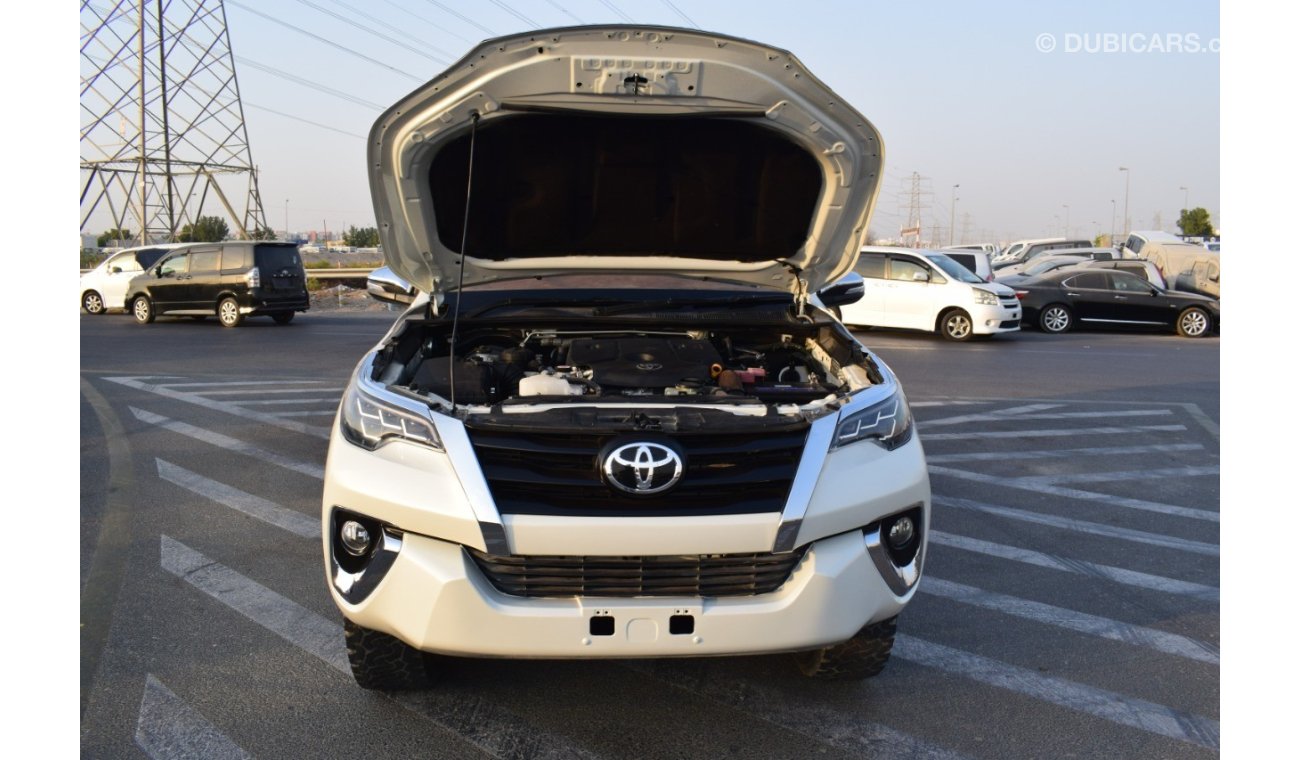 تويوتا فورتونر Toyota Fortuner RHD 2019 model Diesel engine car very clean and good condition