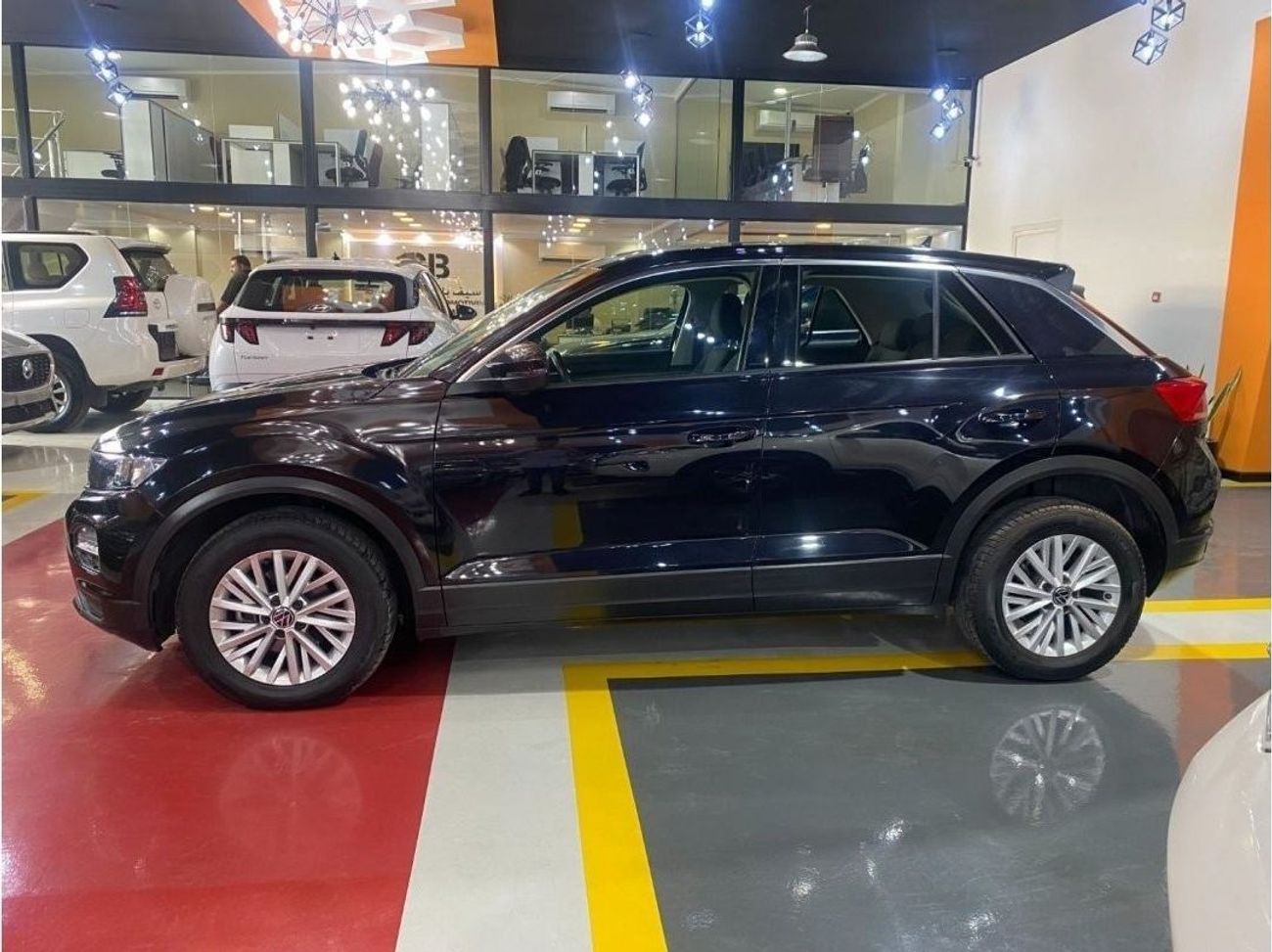 Volkswagen T ROC AED 1360 EMi @ 0% DP | Volkswagen T-Roc 2021 TREND LINE | 1.4L | GCC |  FWD | Under Warranty |