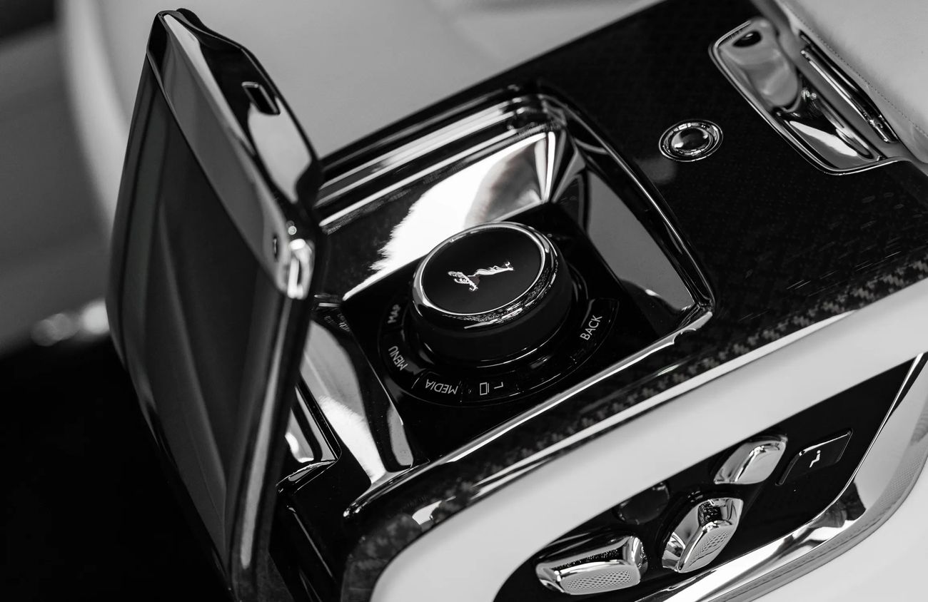 Rolls-Royce Cullinan 6.75L V12 Twin-Turbocharged Engine