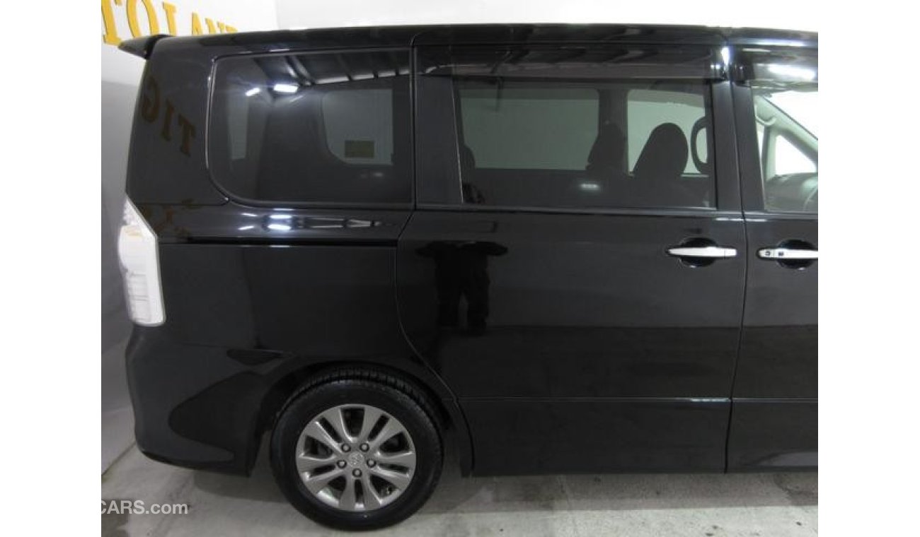 Toyota Voxy ZRR70W