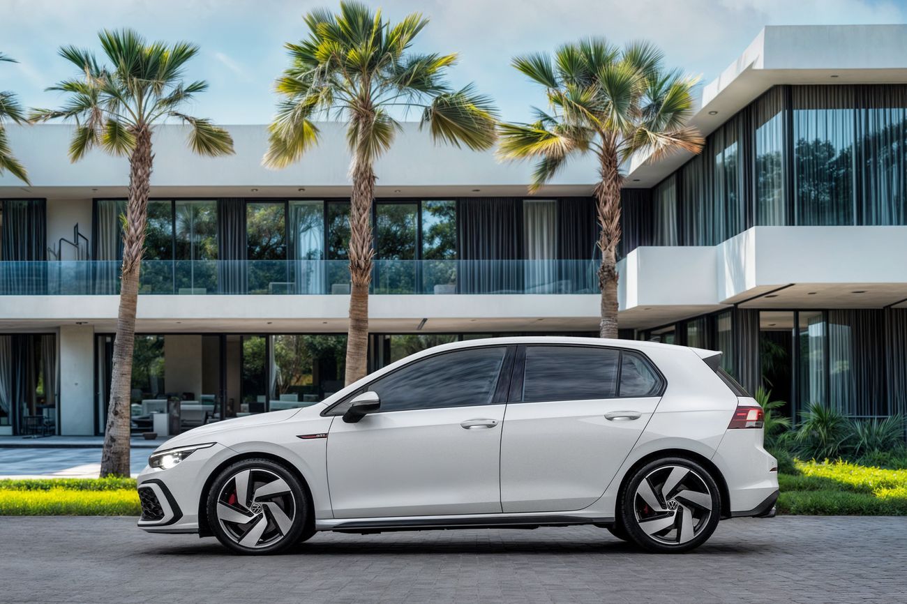 فولكس واجن جولف GTI GTI | 1,763 P.M | 0% Downpayment | UNDER WARRANTY | IMMACULATE!