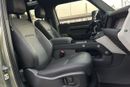 Land Rover Defender P400 90 SE 3.0L (5 Seater)
