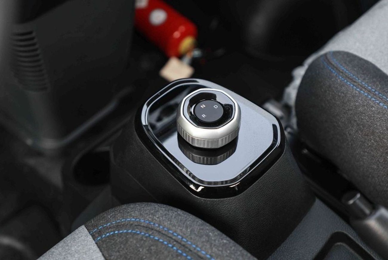 Geely Farizon 2024 SUPER VAN FARIZON F3E FENCE - SILVER inside BLACK | Export Only