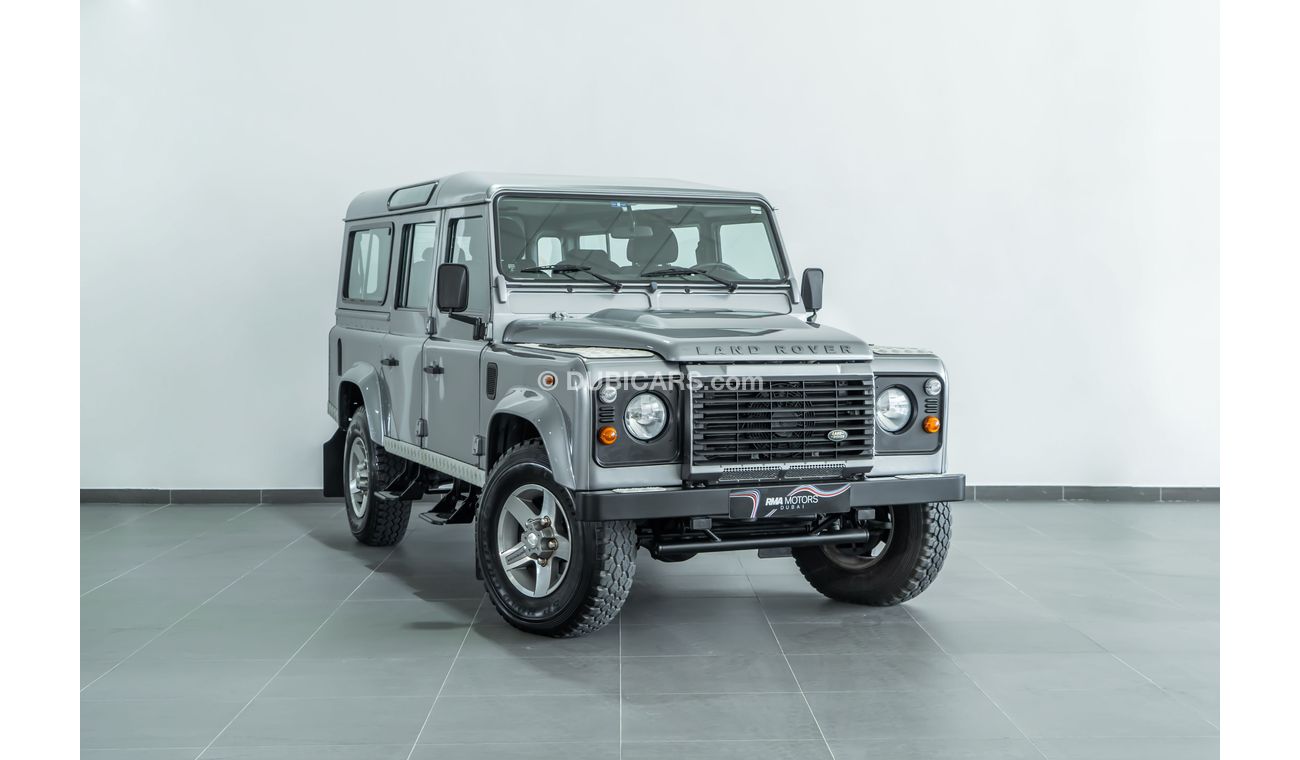 Land Rover Defender 2013 Land Rover Defender TD4 2.4L / Comfort Pack & Exterior Pack / Full-Service History