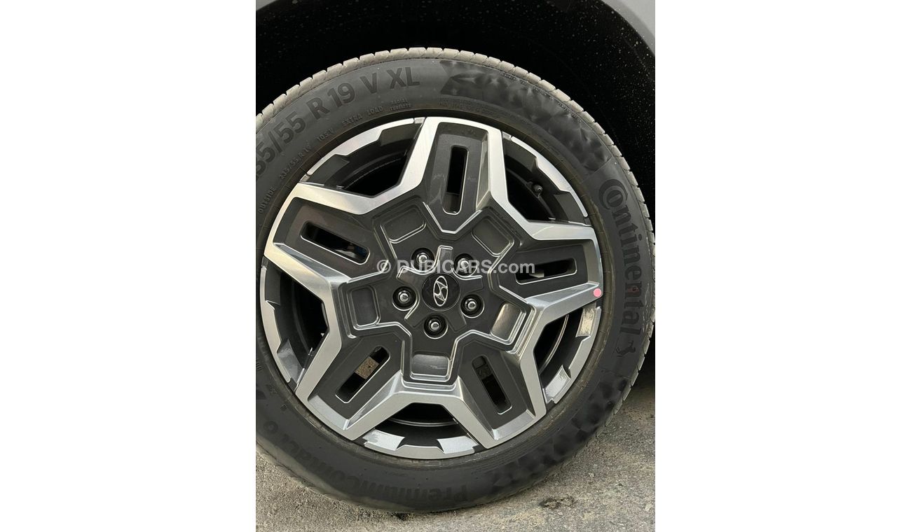 Hyundai Santa Fe 2.5 L 4x4 Panoramic roof  360 camera  Heated seat  Ventilation seat