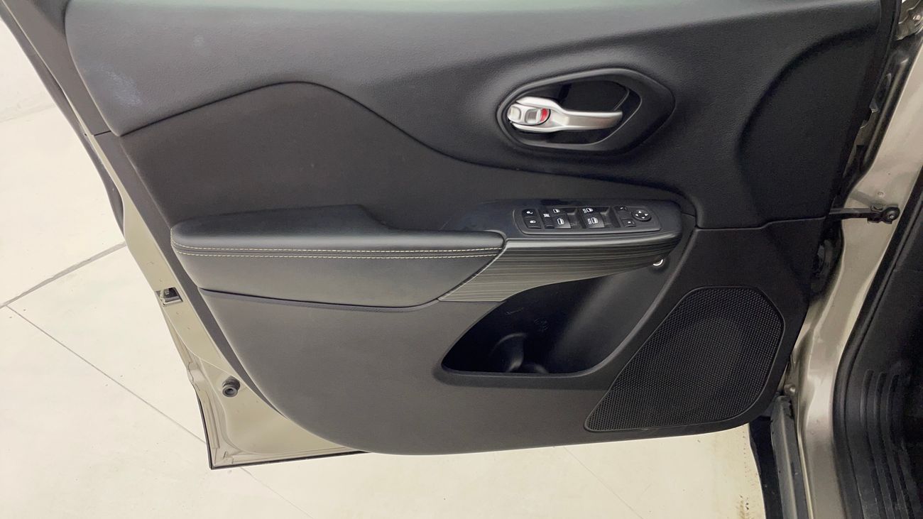 جيب شيروكي LONGITUDE 2.4 | بدون دفعة مقدمة | اختبار القيادة في المنزل