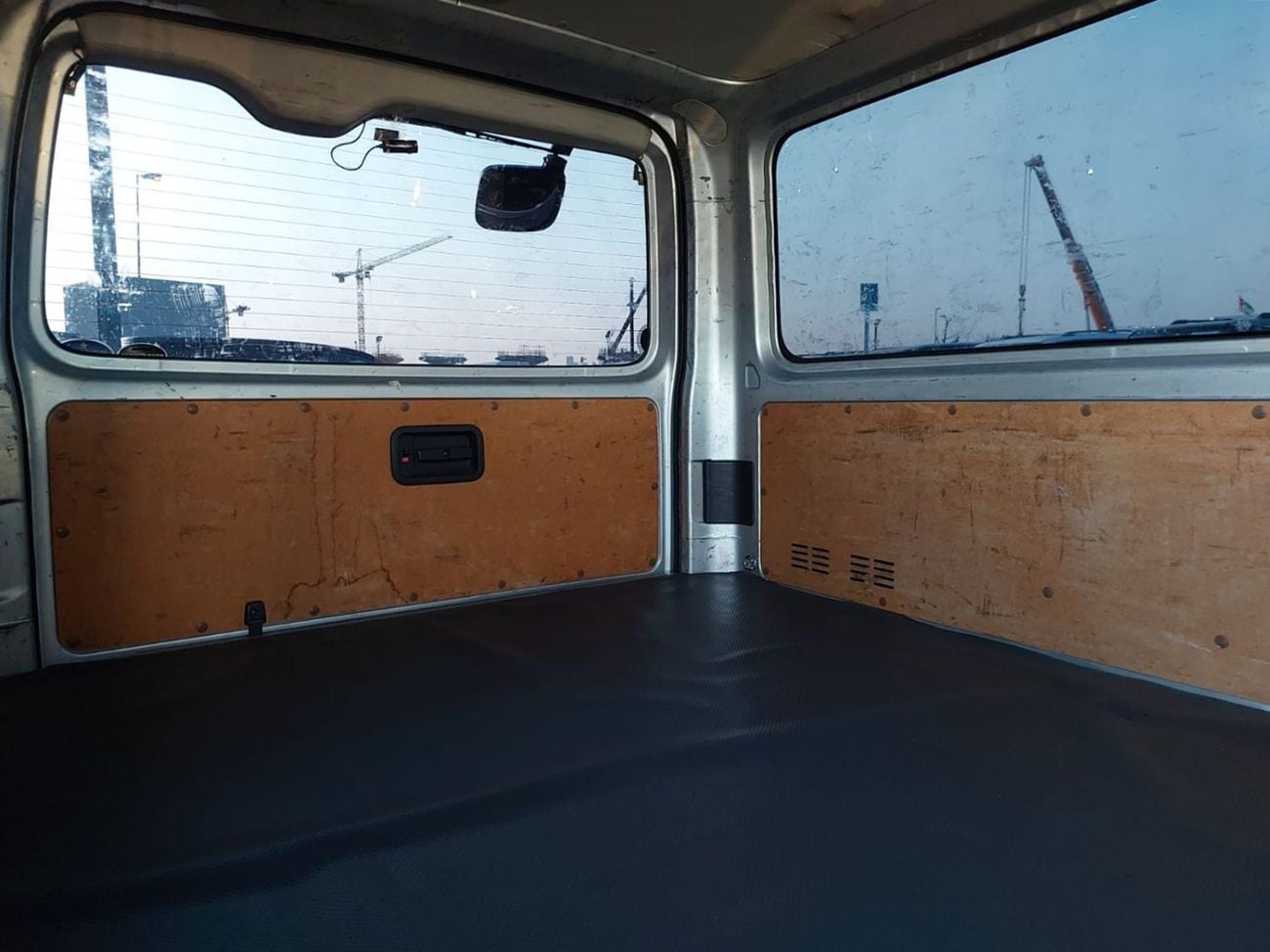 تويوتا هاياس DLS - STD ROOF TOYOTA HIACE VAN RHD 2019 MODEL 2.8 L DIESEL AUTOMATIC(PM22503)