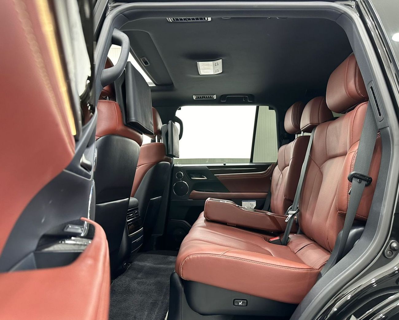 لكزس LX 570 2020 Lexus LX 570, Oct 2024 Al Futtaim Warranty, Full Service History, GCC