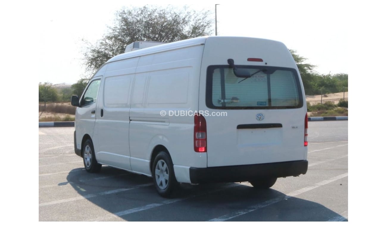 Used Toyota Hiace 2018 HIACE THERMO KING FREEZER MULTIPURPOSE VAN WITH GCC SPECS AND EXCELLENT