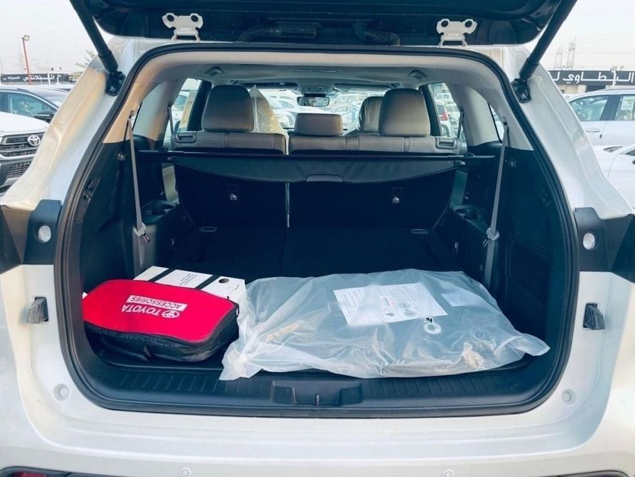 تويوتا هايلاندر TOYOTA HIGHLANDER GLE 2.5L HYBRID 2024 MODEL pearl white