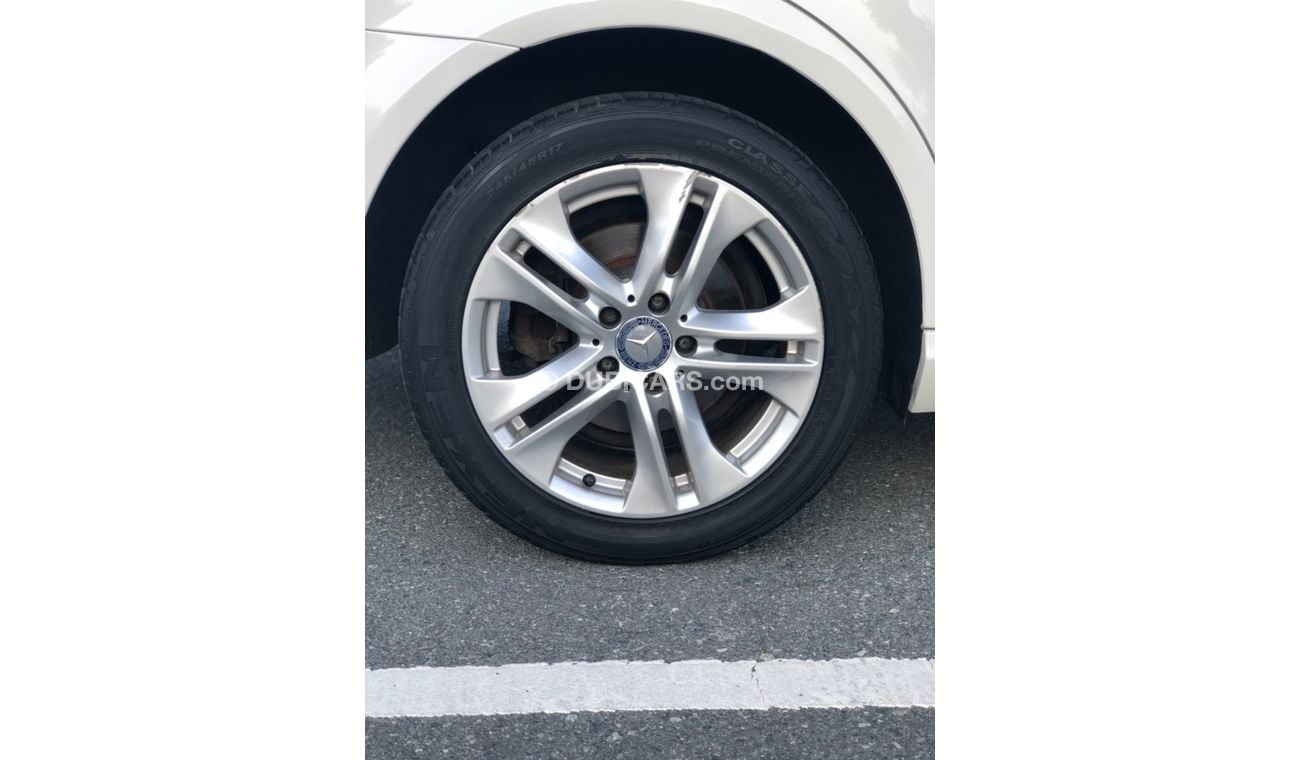 Mercedes-Benz E 250 Model 2011 GCC CAR PERFECT CONDITION INSIDE AND OUTSIDE FULL OPTION PANORAMIC ROOF LEATHER SEATS