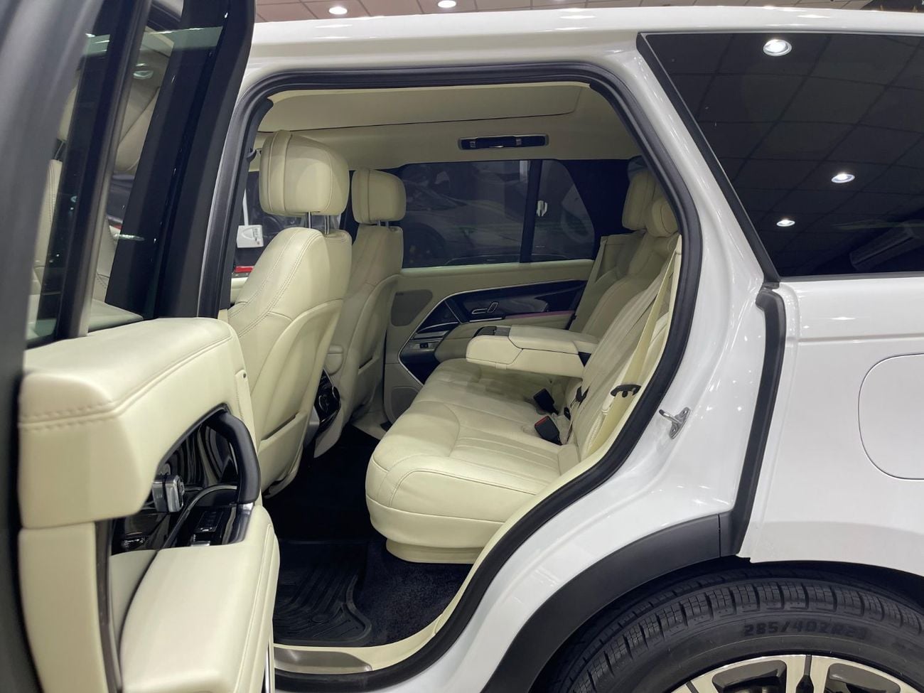 Land Rover Range Rover First Edition P400 3.0L