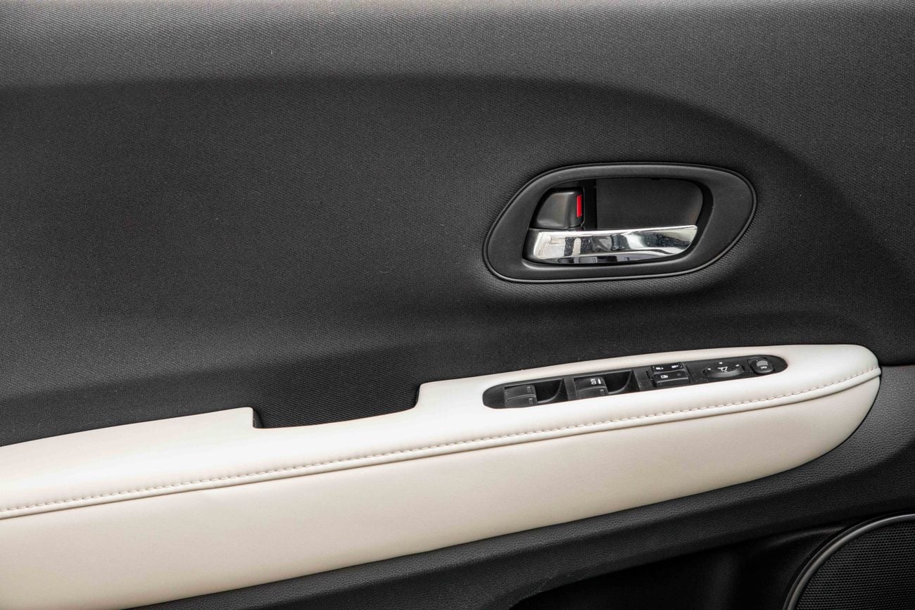 Honda HRV HR-V | 931 P.M | 0% Downpayment | Honda Service History | Under Warranty