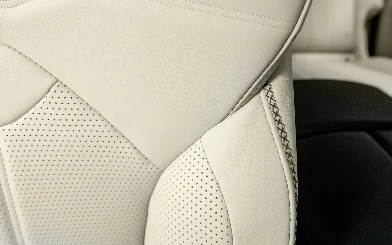 Bentley Bentayga Azure 4.0T -  Spec