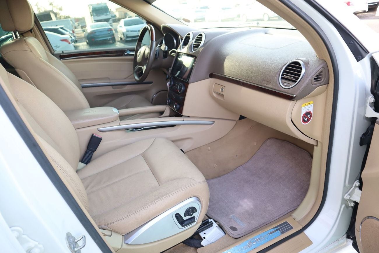 مرسيدس بنز GL 450 Mercedes-Benz GL 450 4.7L GCC FULL OPTION