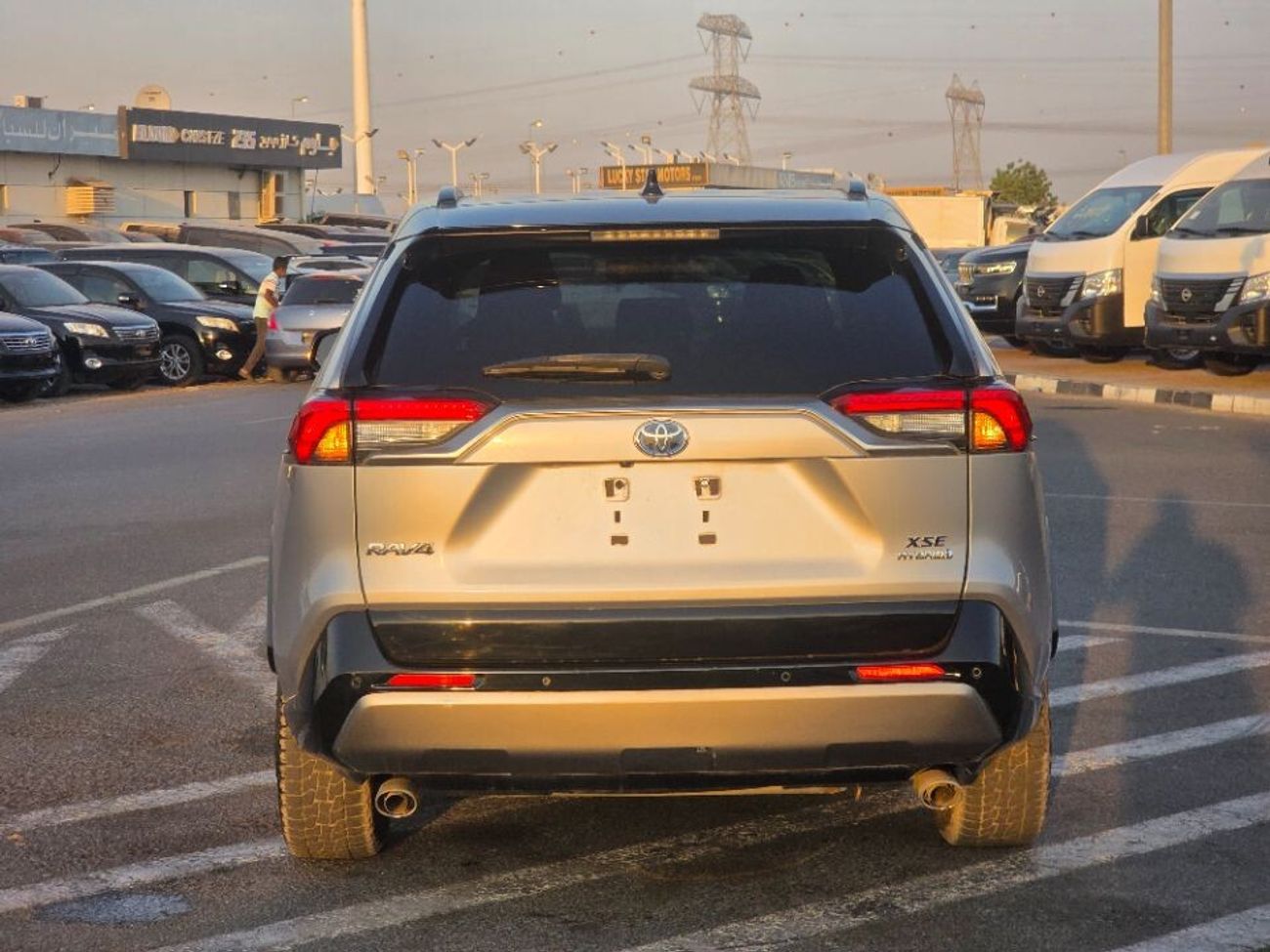Toyota RAV4 2019 Model XSE hybrid engine Paranomic and two cameras