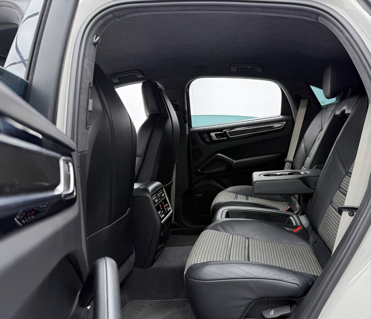 Porsche Cayenne 2023 Porsche Cayenne GTS,2026 Agency Warranty,Agency Full Service History, GCC