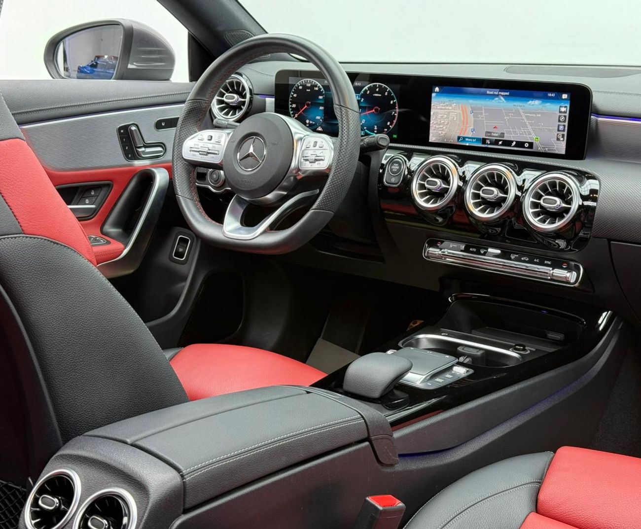 مرسيدس بنز CLA 250 Premium 2.0L 2021 Mercedes-Benz CLA250 Premium, Warranty, Full Mercedes Service History, Excellent C