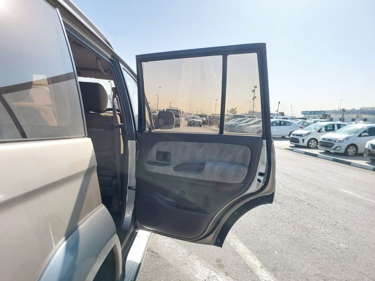 تويوتا لاند كروزر (RAMADAN OFFER) TOYOTA LAND CRUISER PRADO SUV RHD 2000 MODEL 3.0 L DIESEL AUTOMATIC(PM06891)