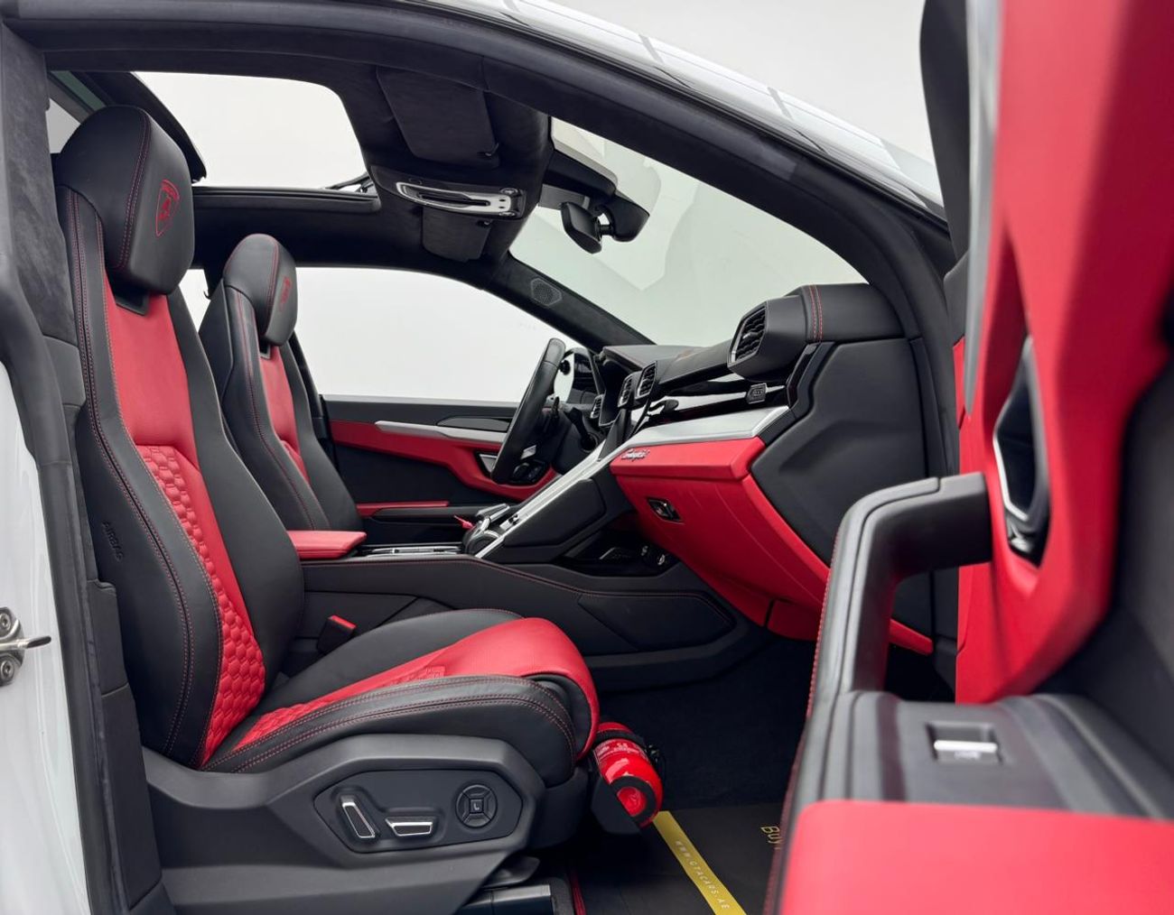 Lamborghini Urus STD 4.0T V8 2019 Lamborghini Urus, Full Lamborghini Service History, 1 Year Warranty, GCC