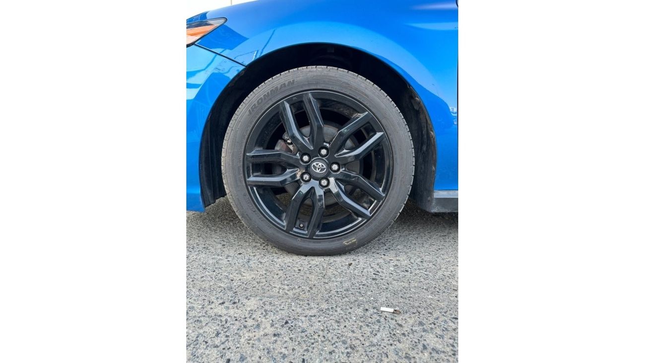 Toyota Camry Toyota Camry 2018 with an engine capacity of 2.5 4 cylinders in good condition leather interior has