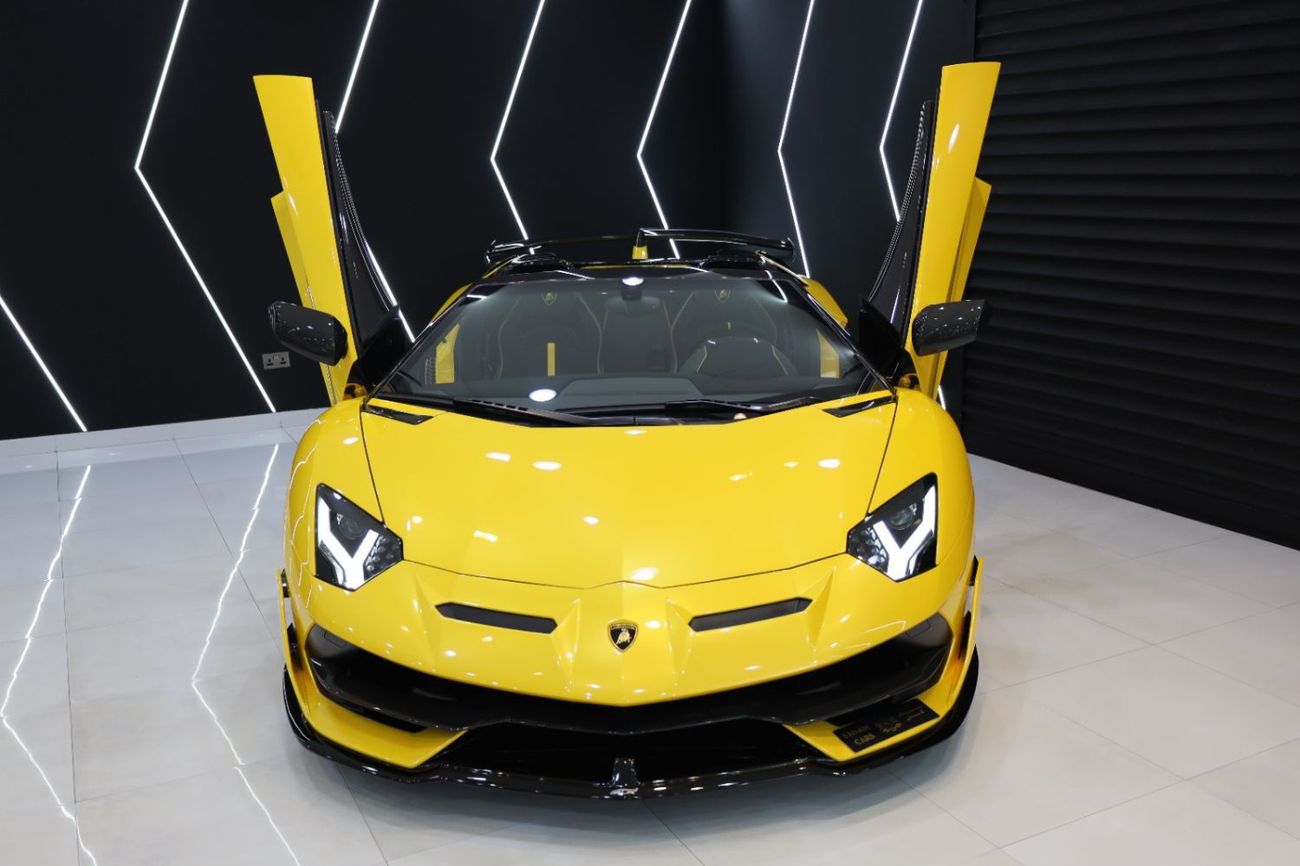 Lamborghini Aventador SVJ 6.5L V12 Roadster, 1 of 800, Carbon Package, Very Low KM!!