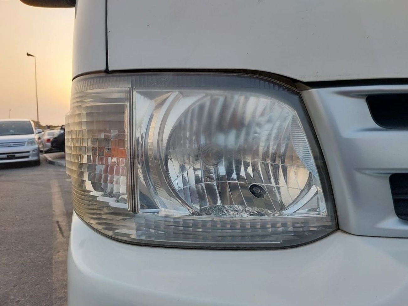 Toyota Hiace TOYOTA HIACE COMMUTER VAN RHD 2012 MODEL 2.7 L PETROL AUTOMATIC(PM05079)