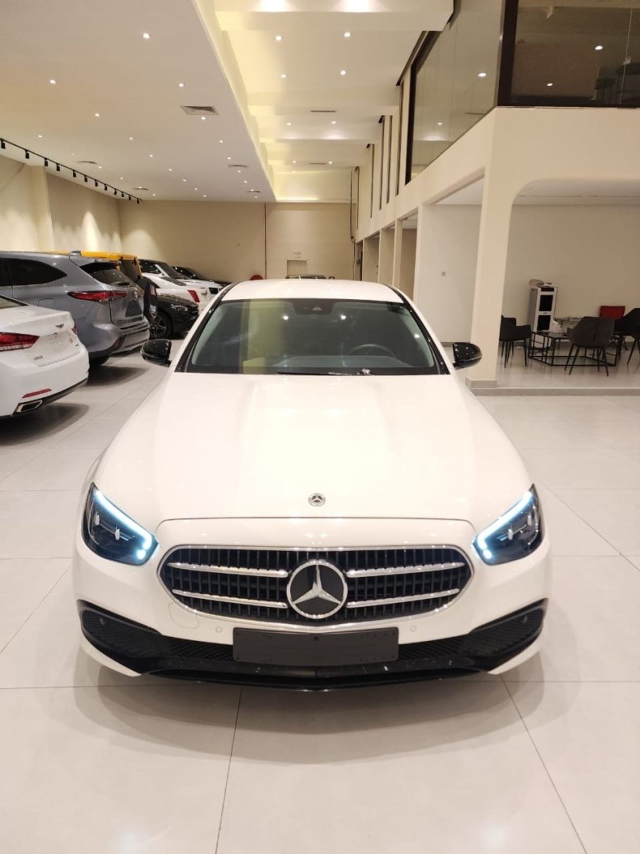 مرسيدس بنز E200 Premium 2.0L