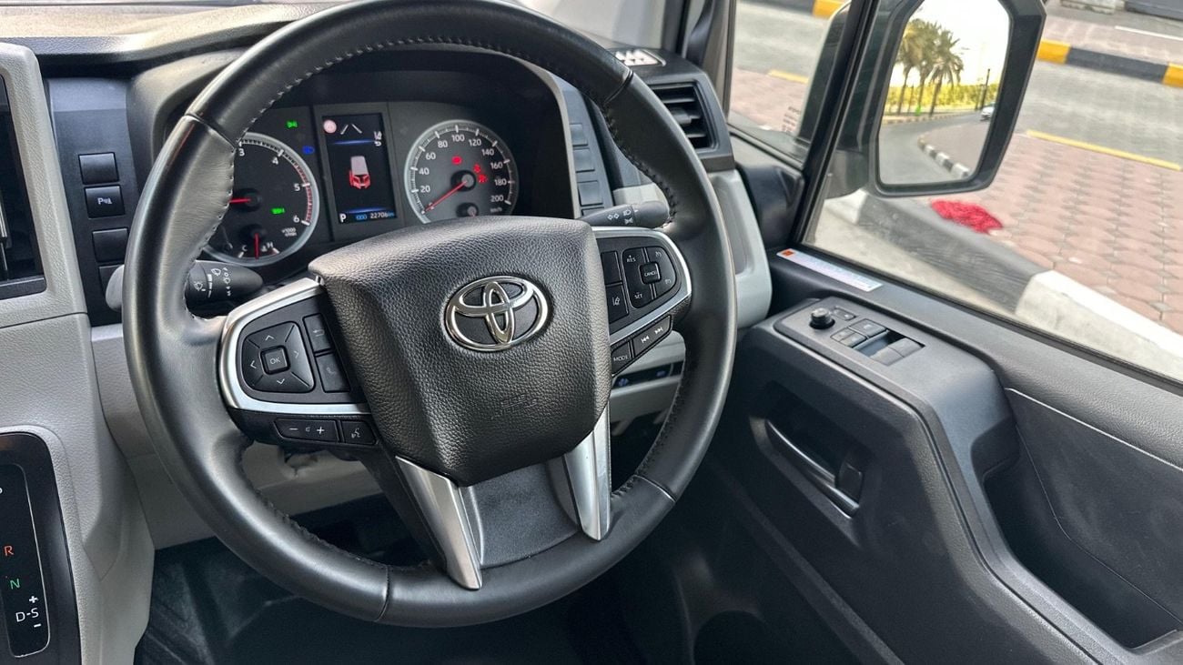 Toyota Hiace VAN LWB